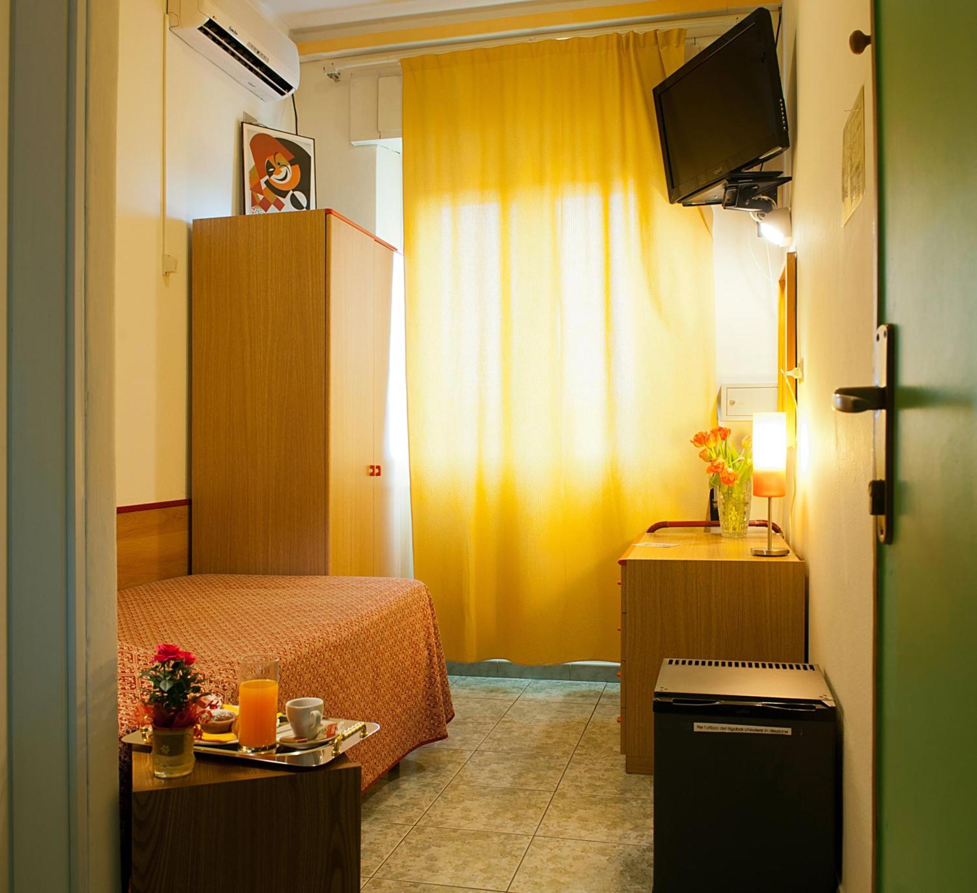 Hotel Dolly Viareggio Exterior photo